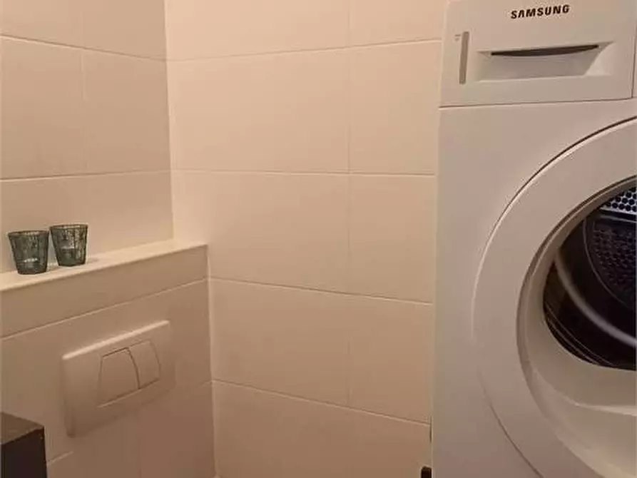 Immagine 17 di Appartamento in vendita  in piazza aldo moro a Lavena Ponte Tresa