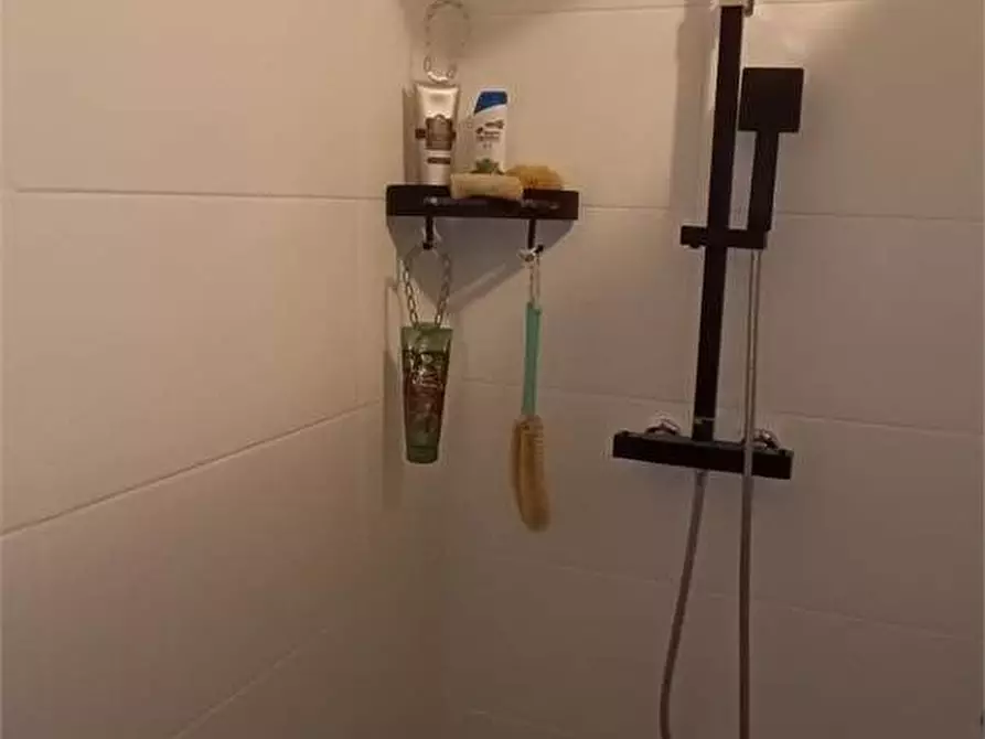 Immagine 11 di Appartamento in vendita  in piazza aldo moro a Lavena Ponte Tresa