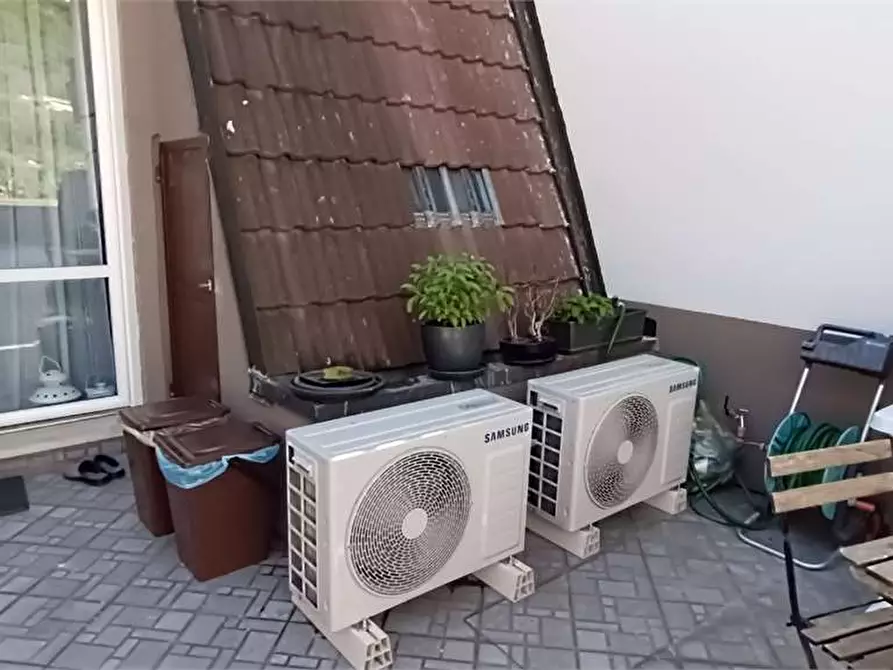 Immagine 14 di Appartamento in vendita  in piazza aldo moro a Lavena Ponte Tresa