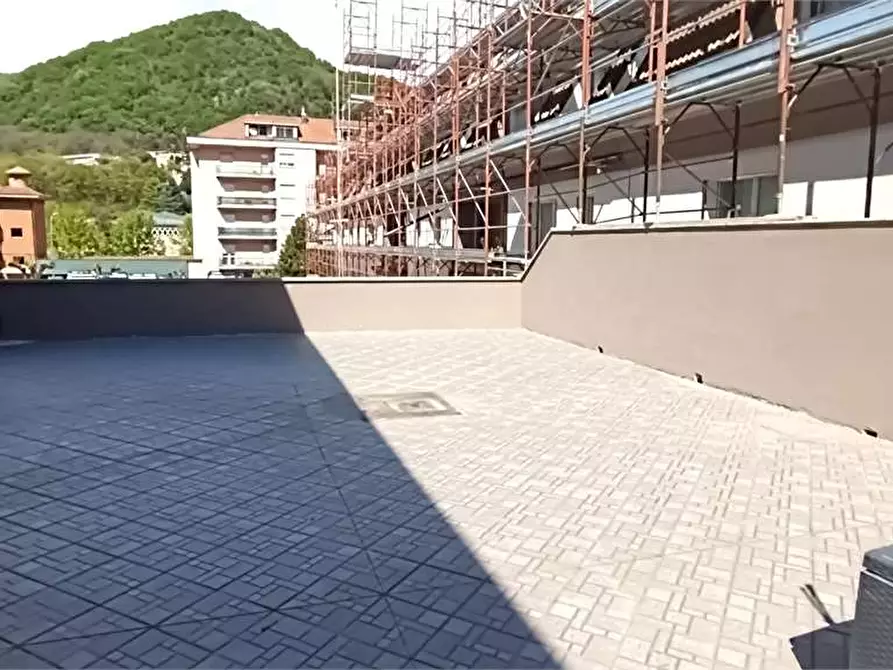 Immagine 15 di Appartamento in vendita  in piazza aldo moro a Lavena Ponte Tresa