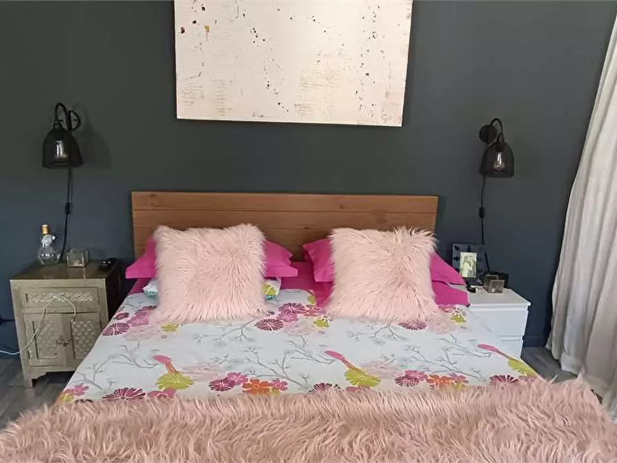 Immagine 29 di Appartamento in vendita  in piazza aldo moro a Lavena Ponte Tresa