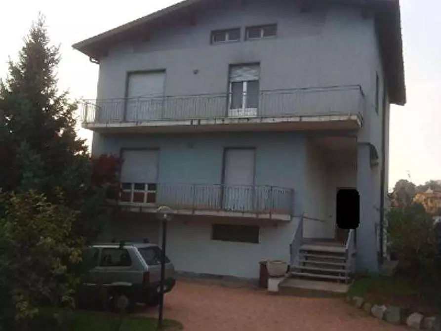 Immagine 1 di Villa in vendita  in Via BARBIERI  14 a Gazzada Schianno