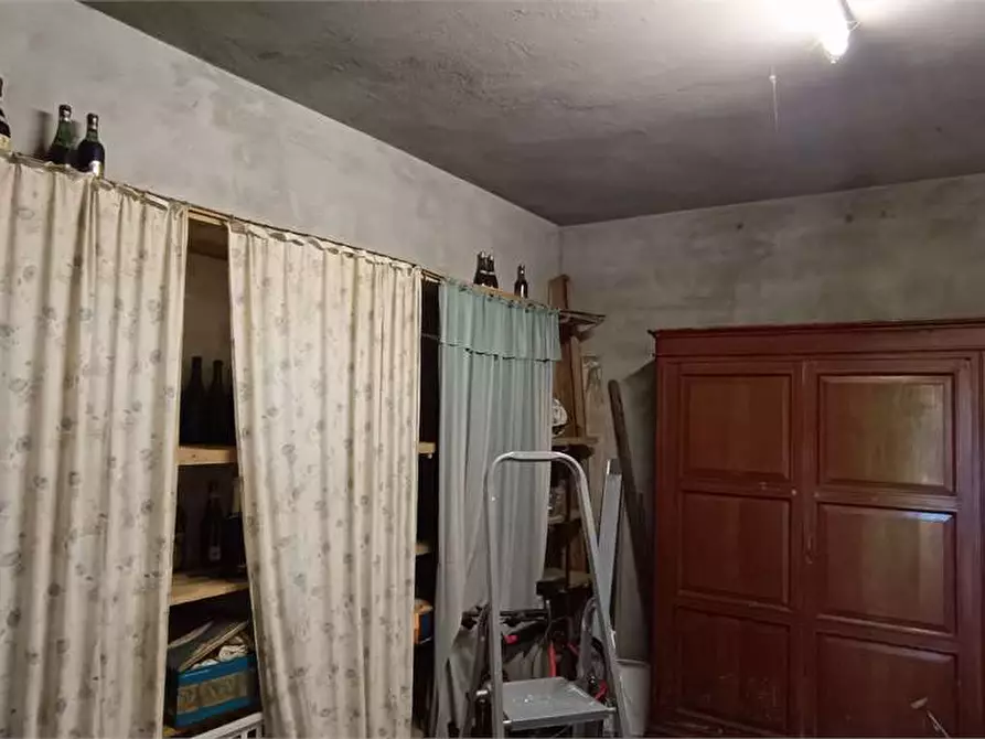 Immagine 22 di Appartamento in vendita  in Piazza Garibaldi 13 a Caravate