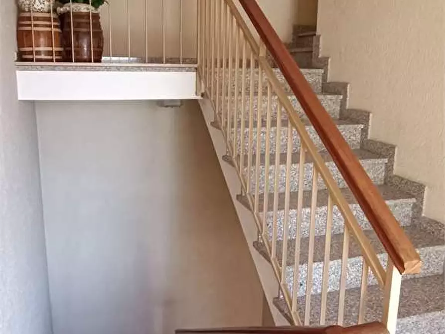 Immagine 26 di Appartamento in vendita  in Piazza Garibaldi 13 a Caravate