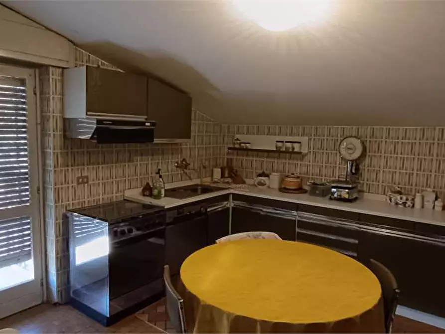 Immagine 28 di Appartamento in vendita  in Piazza Garibaldi 13 a Caravate