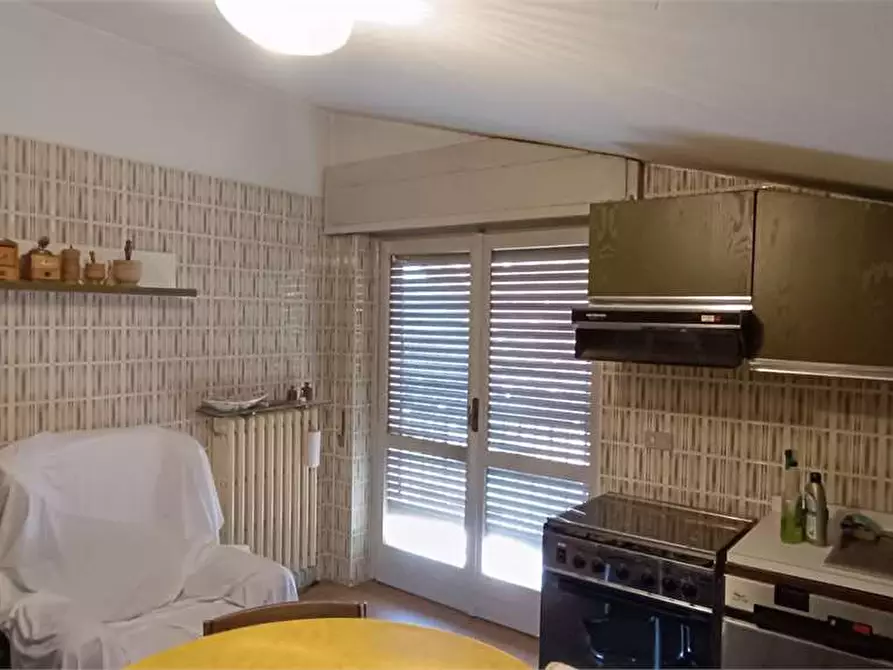 Immagine 29 di Appartamento in vendita  in Piazza Garibaldi 13 a Caravate