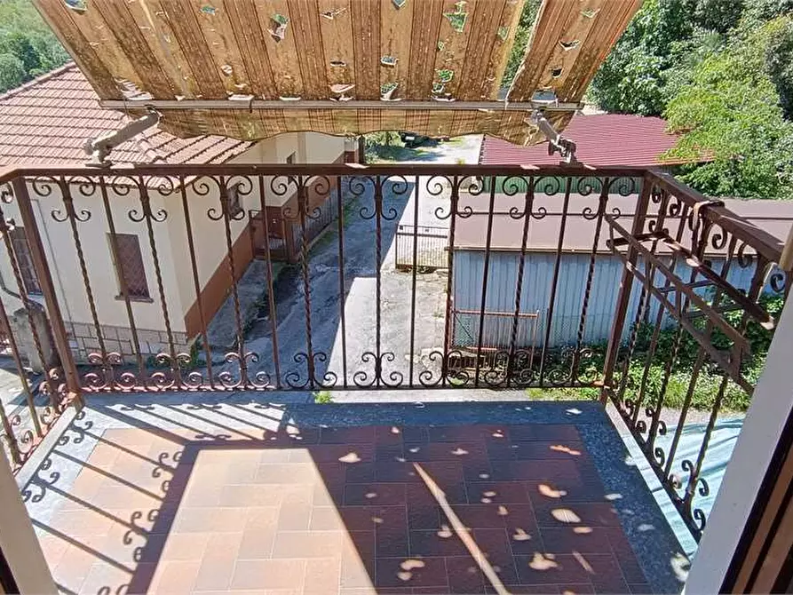 Immagine 30 di Appartamento in vendita  in Piazza Garibaldi 13 a Caravate