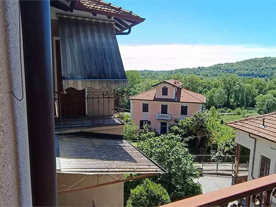 Immagine 31 di Appartamento in vendita  in Piazza Garibaldi 13 a Caravate