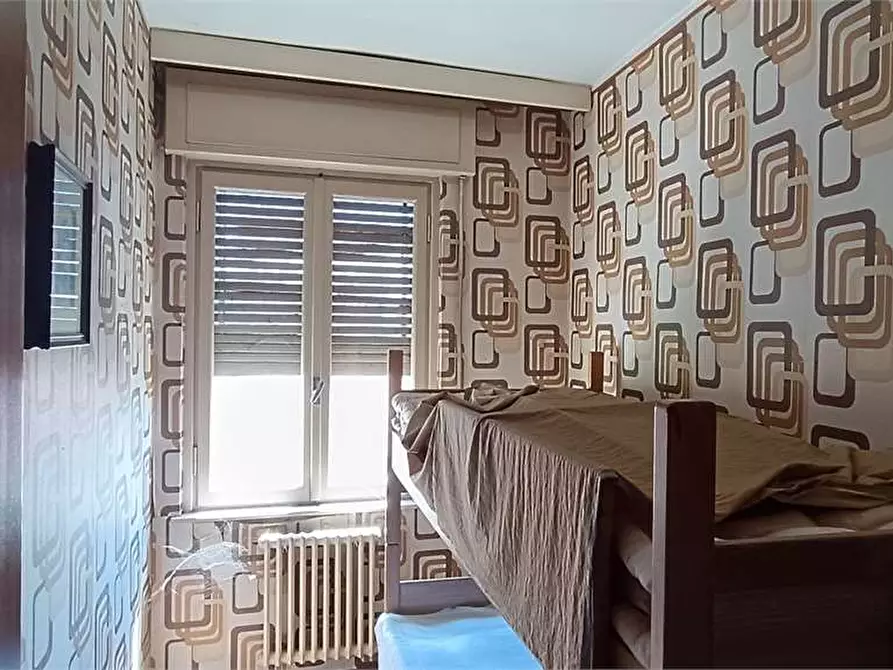 Immagine 39 di Appartamento in vendita  in Piazza Garibaldi 13 a Caravate