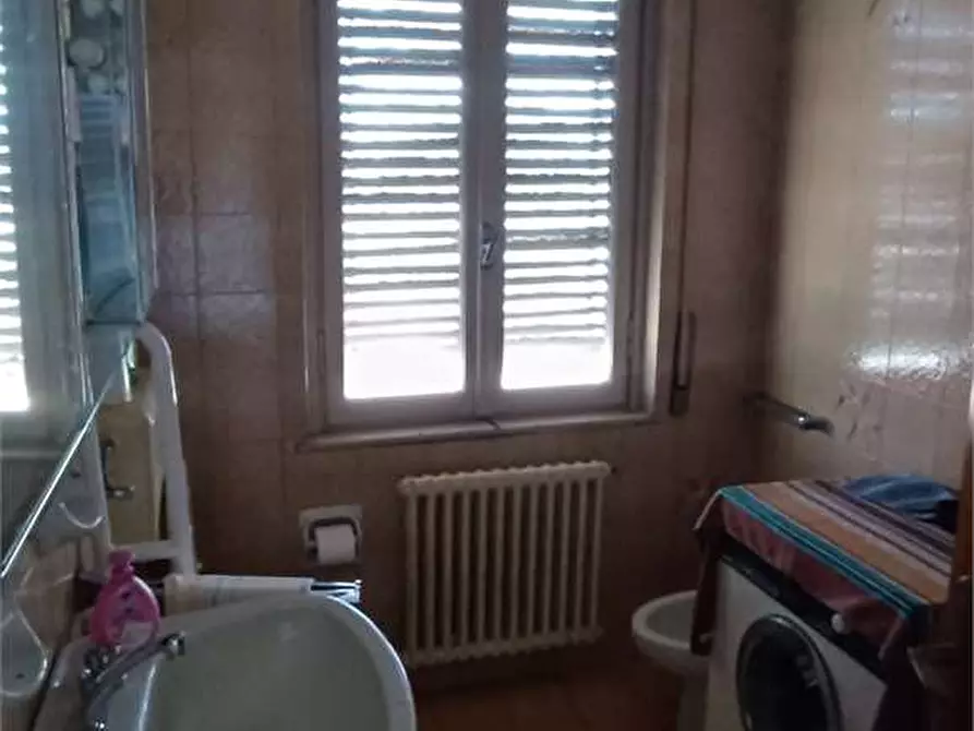 Immagine 41 di Appartamento in vendita  in Piazza Garibaldi 13 a Caravate