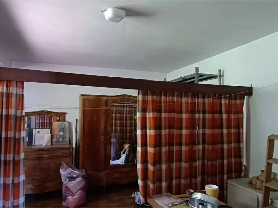 Immagine 42 di Appartamento in vendita  in Piazza Garibaldi 13 a Caravate