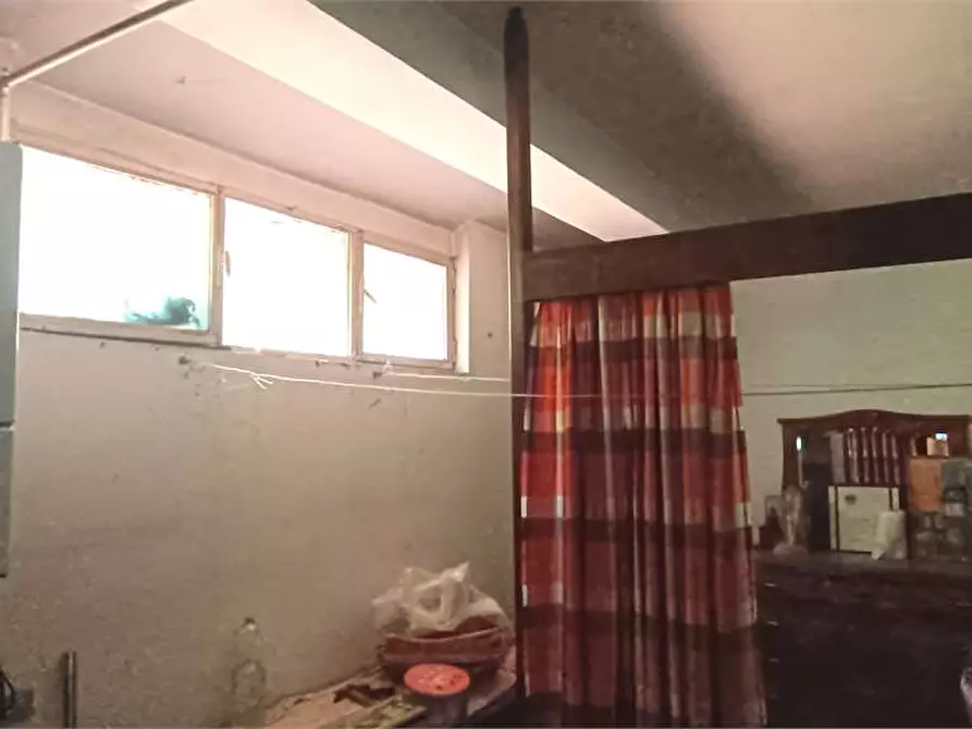 Immagine 43 di Appartamento in vendita  in Piazza Garibaldi 13 a Caravate