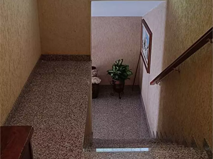 Immagine 45 di Appartamento in vendita  in Piazza Garibaldi 13 a Caravate