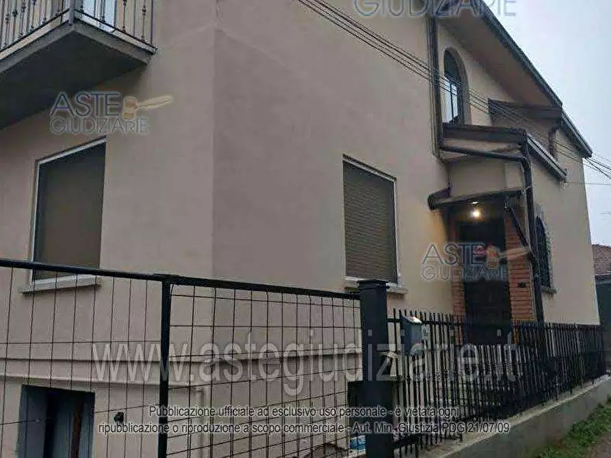 Immagine 1 di Appartamento in vendita  in Via Gramsci  18 18 a Biandronno