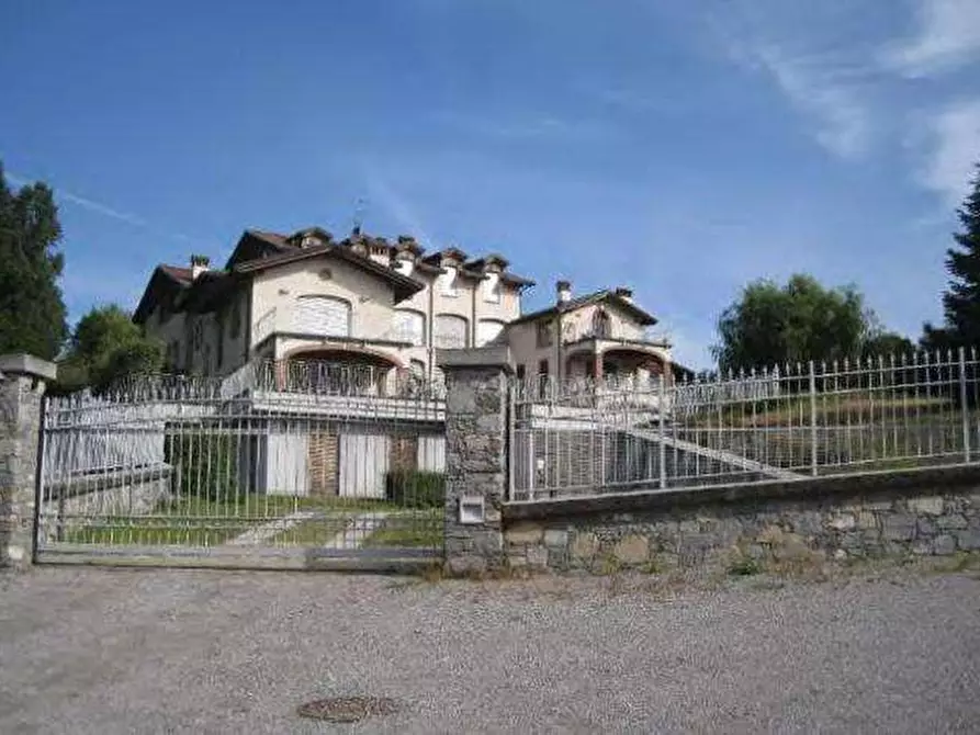 Immagine 1 di Appartamento in vendita  in Via Monviso snc a Villa Guardia