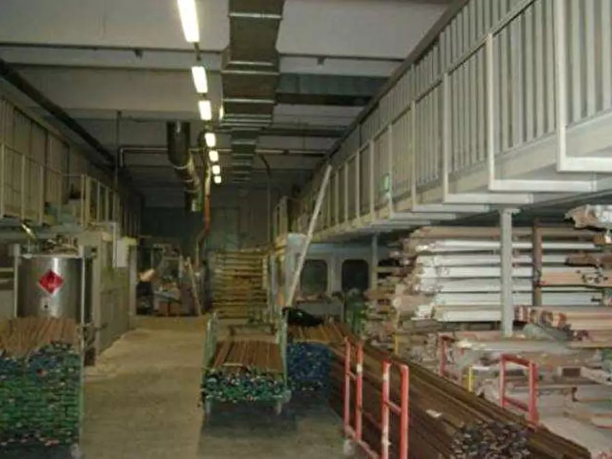 Immagine 11 di Capannone industriale in vendita  in Via Pascoli 40 a Giussano