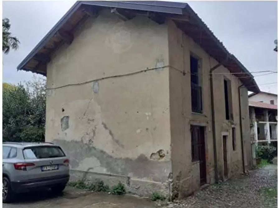 Immagine 1 di Casa indipendente in vendita  in Vicolo Carso, 2 a Orino