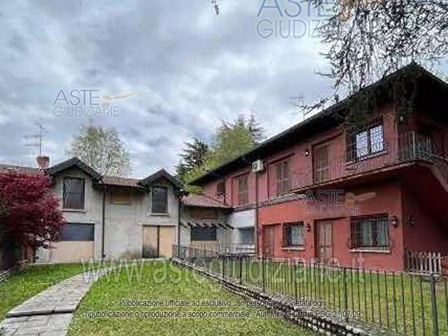 Immagine 1 di Villa in vendita  in via Generale Cantore  66 a Varese