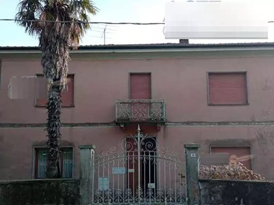 Immagine 1 di Casa indipendente in vendita  in via IV novembre 36 36 a Sangiano