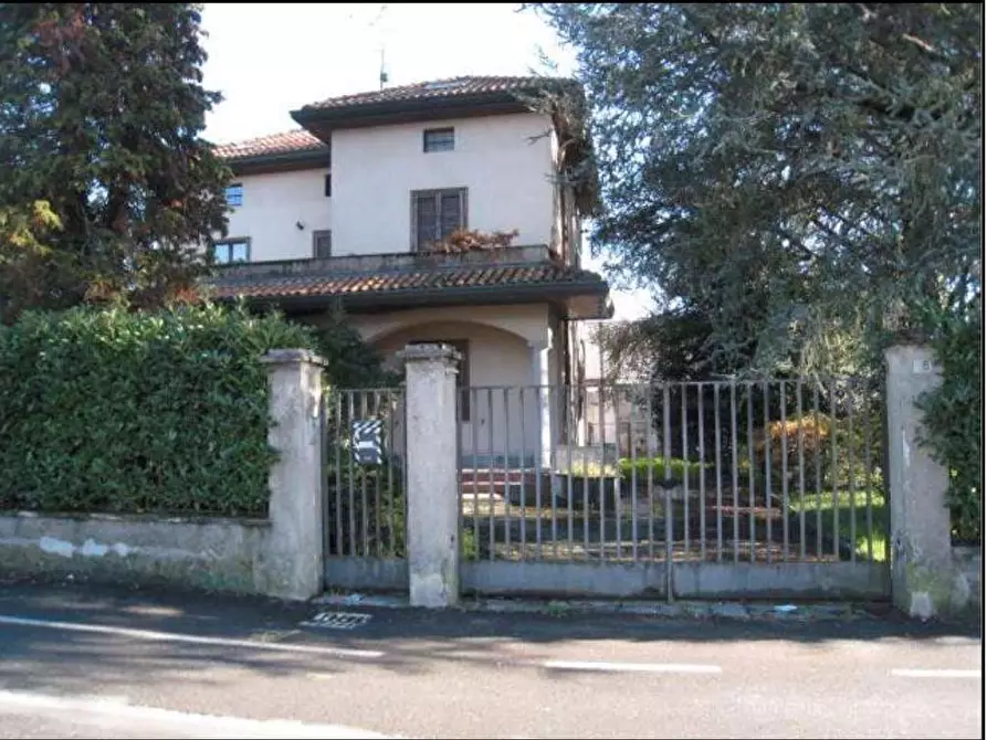 Immagine 1 di Villa in vendita  in VIA ROCCOLO  5 a Gazzada Schianno