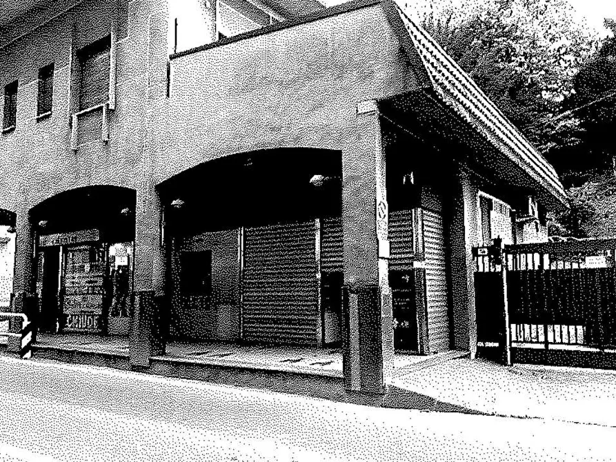 Immagine 2 di Negozio in vendita  in via Porro  50 a Induno Olona