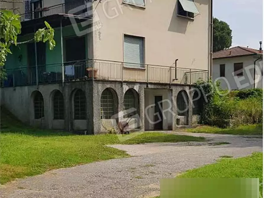 Immagine 1 di Villa in vendita  in Via GUGLIELMO MARCONI 7 7 a Travedona-Monate