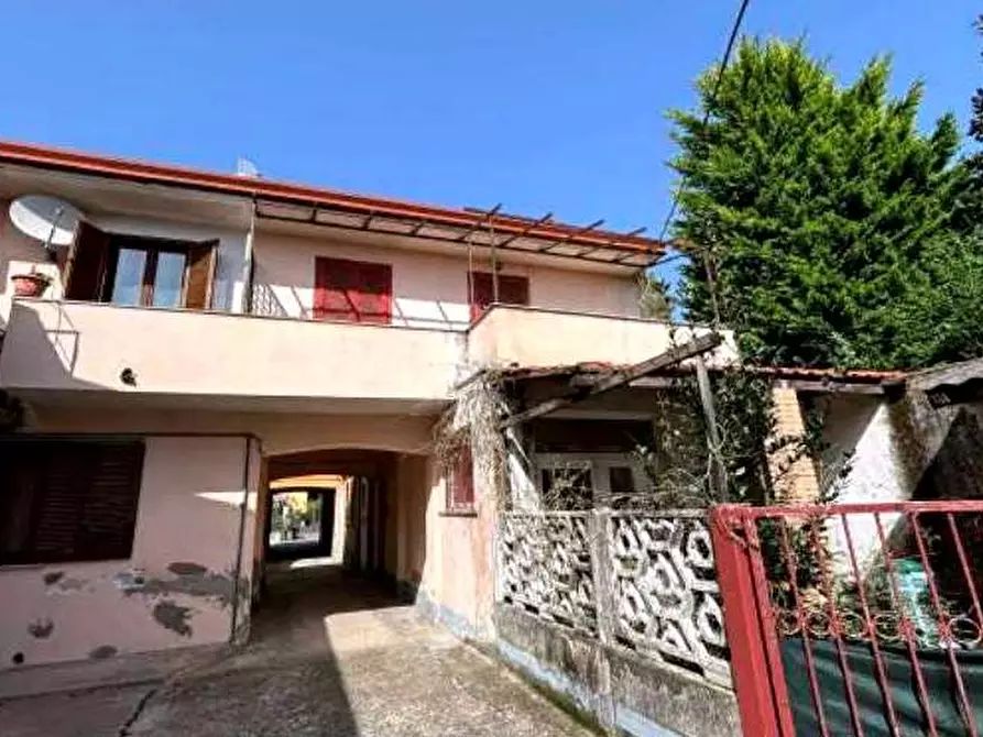 Immagine 1 di Appartamento in vendita  in Via Sanzio 3 a Venegono Superiore