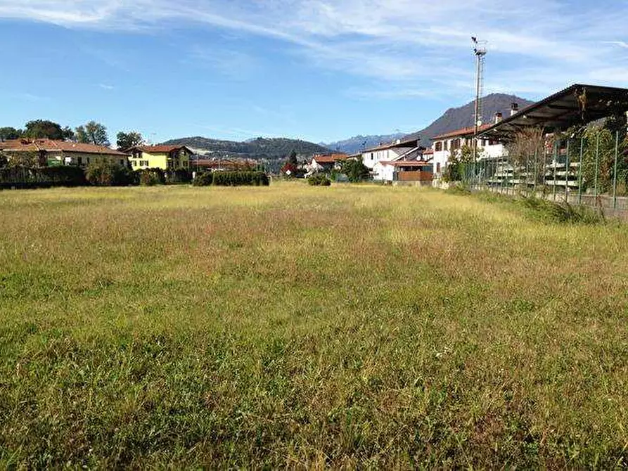 Immagine 1 di Terreno edificabile in vendita  in Strada Statale n.394, snc a Cocquio-Trevisago