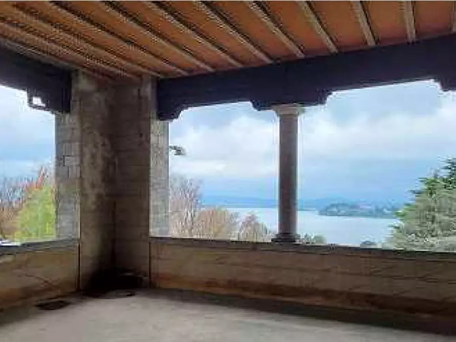 Immagine 3 di Villa in vendita  in Via Della Trinità  11 null 11 a Gavirate