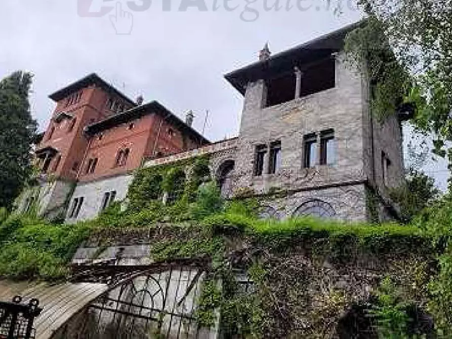 casa indipendente in vendita a Gavirate