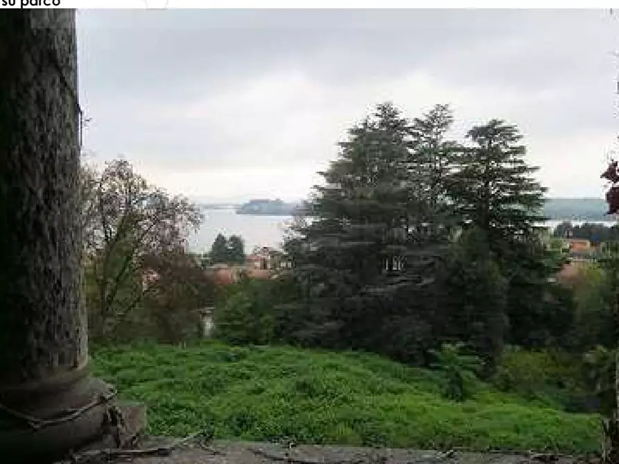 Immagine 4 di Villa in vendita  in Via Della Trinità  11 null 11 a Gavirate