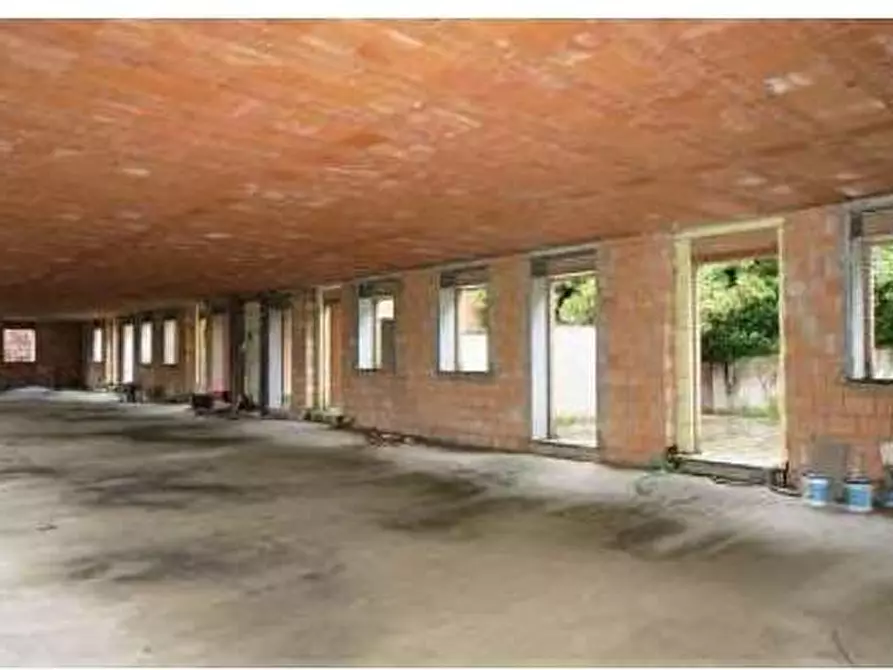 Immagine 4 di Hotel in vendita  in Via Della Trinità 6   con ingresso da Via A. Mazza s.n.c.  null 6 a Gavirate