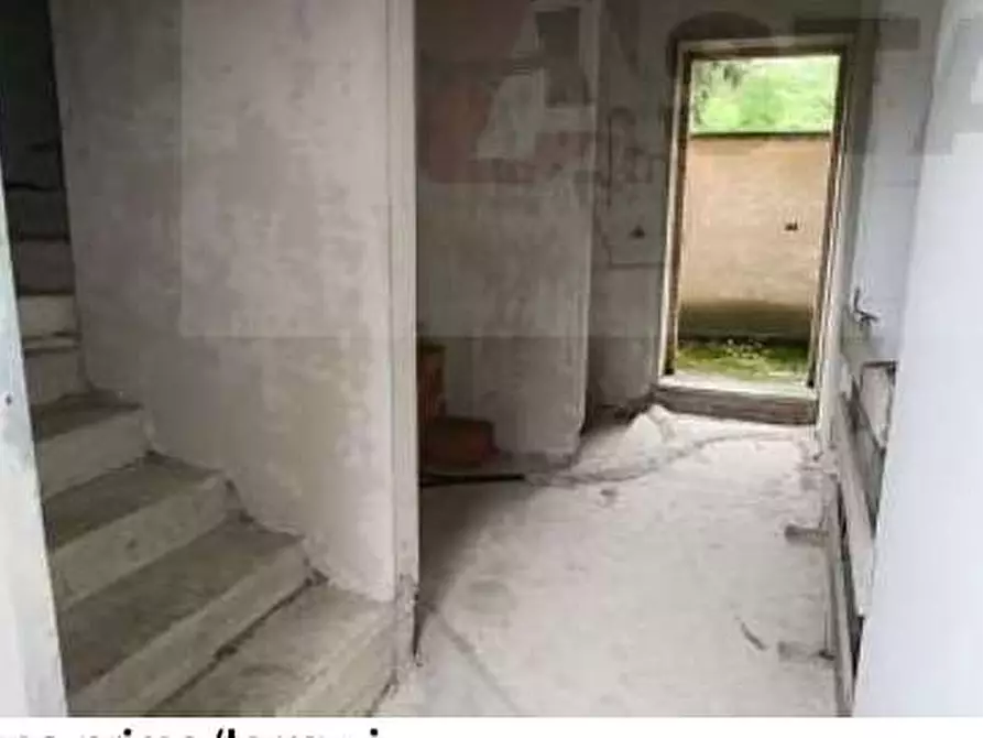 Immagine 5 di Hotel in vendita  in Via Della Trinità 6   con ingresso da Via A. Mazza s.n.c.  null 6 a Gavirate