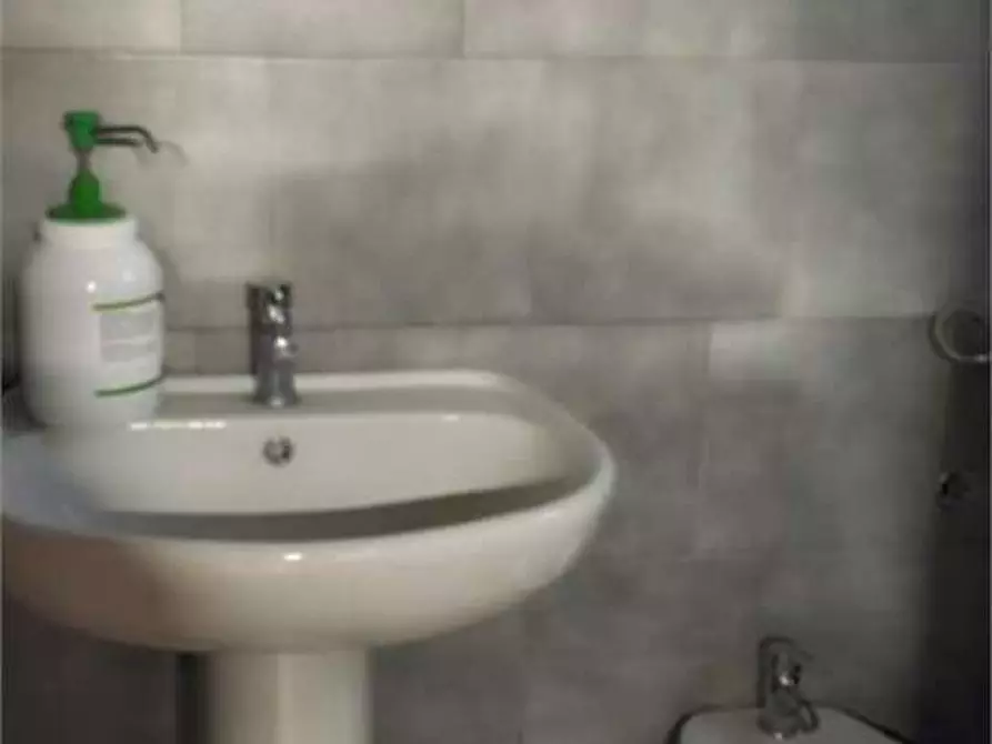 Immagine 8 di Garage in vendita  in via Nizzolina  25 a Castellanza