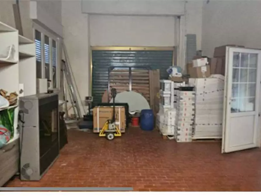 Immagine 11 di Garage in vendita  in via Nizzolina  25 a Castellanza