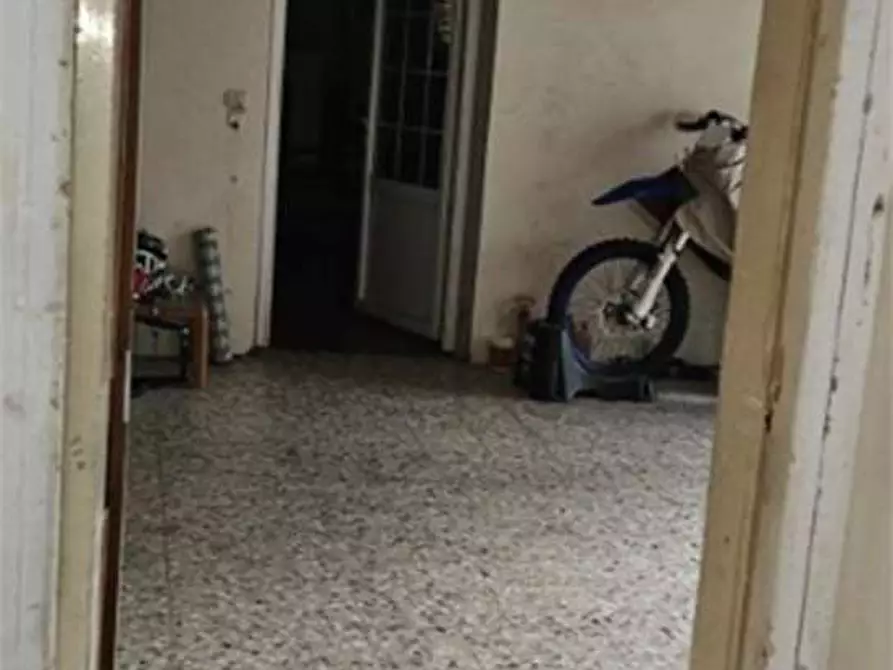 Immagine 13 di Garage in vendita  in via Nizzolina  25 a Castellanza