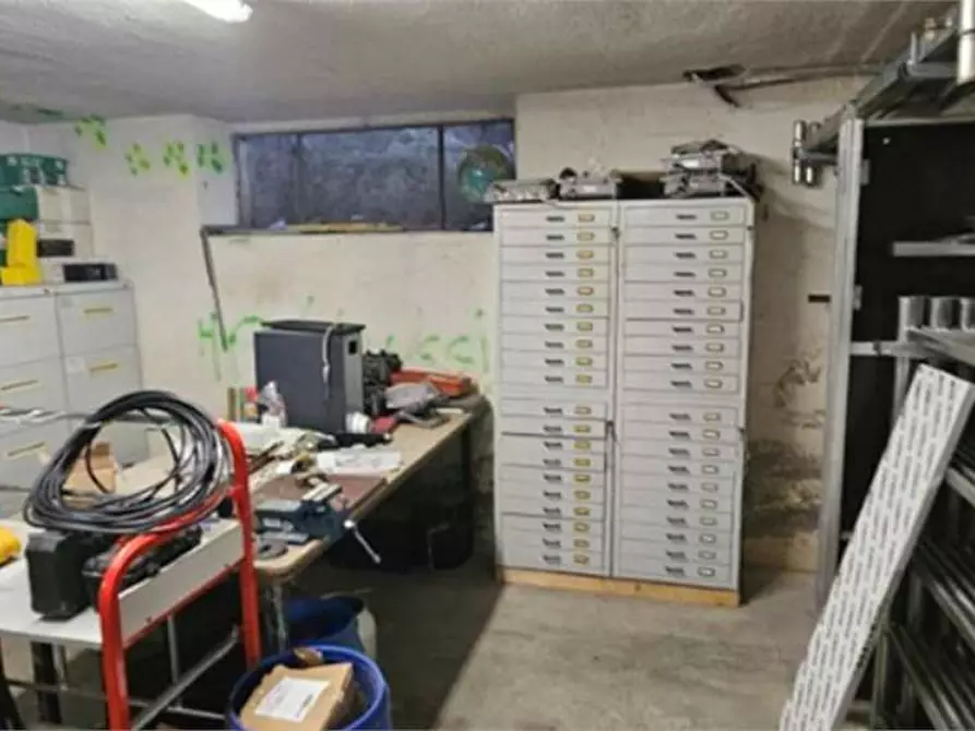 Immagine 15 di Garage in vendita  in via Nizzolina  25 a Castellanza