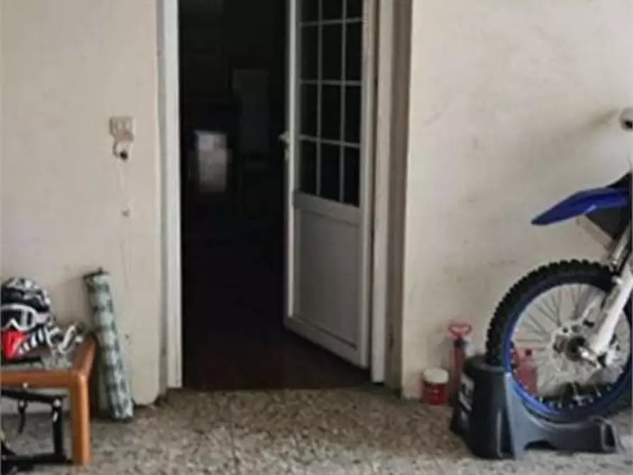 Immagine 19 di Garage in vendita  in via Nizzolina  25 a Castellanza