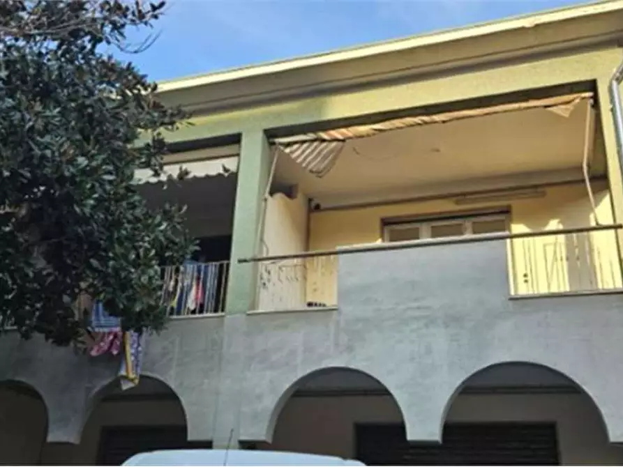 Immagine 2 di Garage in vendita  in via Nizzolina  25 a Castellanza