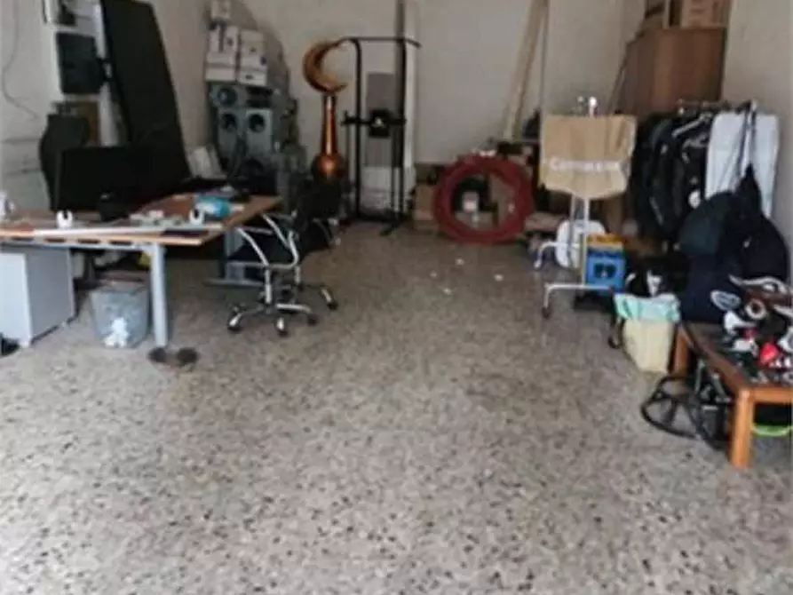Immagine 23 di Garage in vendita  in via Nizzolina  25 a Castellanza
