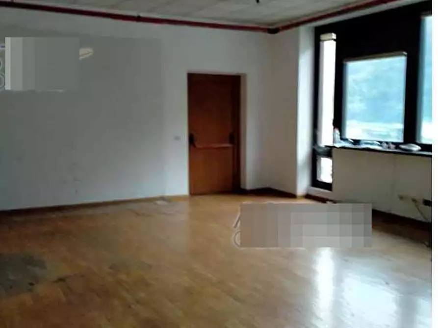 Immagine 5 di Ufficio in vendita  in Via Peschiera 20 20 a Varese