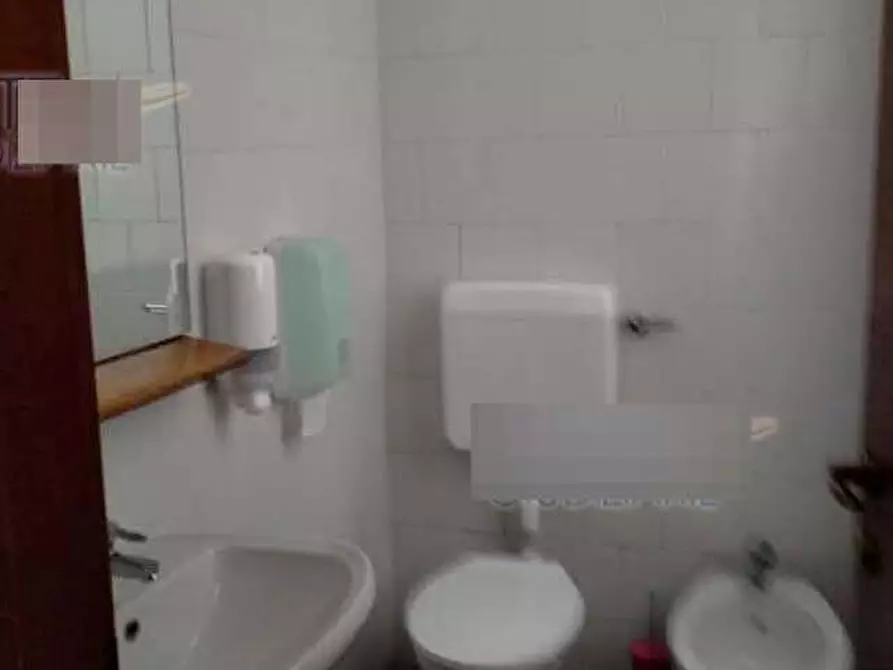 Immagine 6 di Ufficio in vendita  in Via Peschiera 20 20 a Varese