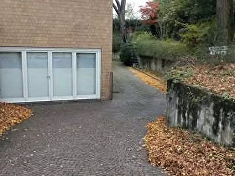 Immagine 9 di Villa in vendita  in Via Mazzini 3 a Albizzate