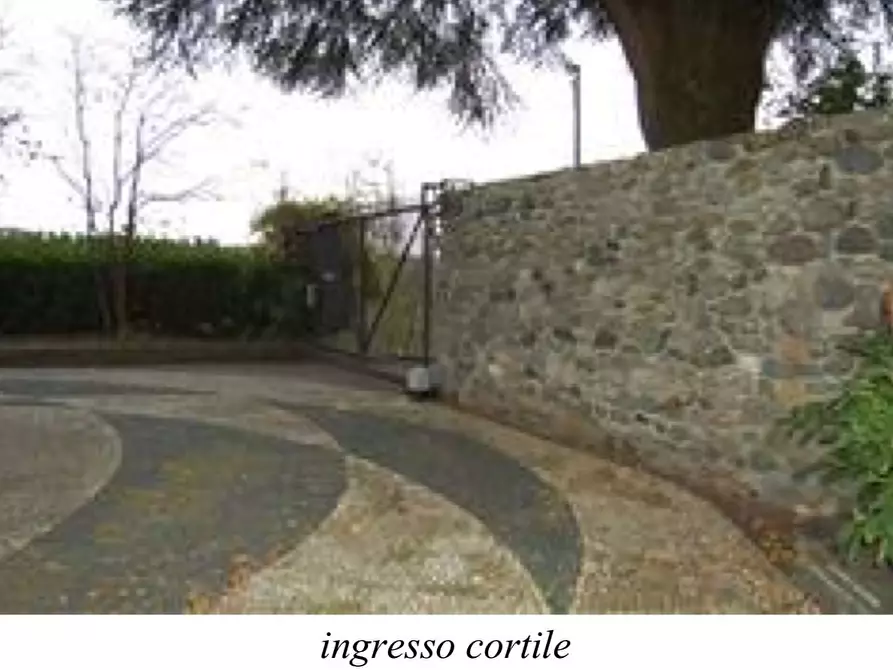 Immagine 26 di Villa in vendita  in Via Mazzini 3 a Albizzate