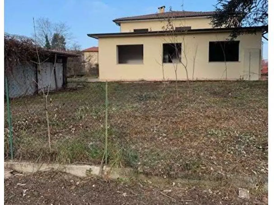 Immagine 3 di Villa in vendita  in Via Stazione 32 a Vergiate