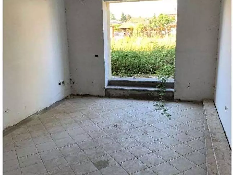 Immagine 6 di Villa in vendita  in Via Stazione 32 a Vergiate