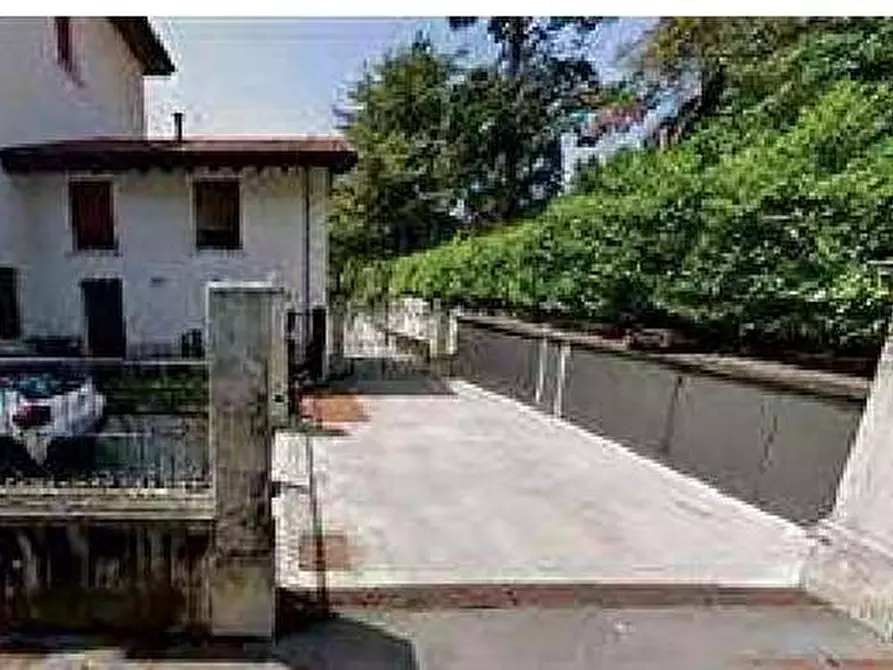 Immagine 3 di Ufficio in vendita  in Via Roma, 27 a Viggiù