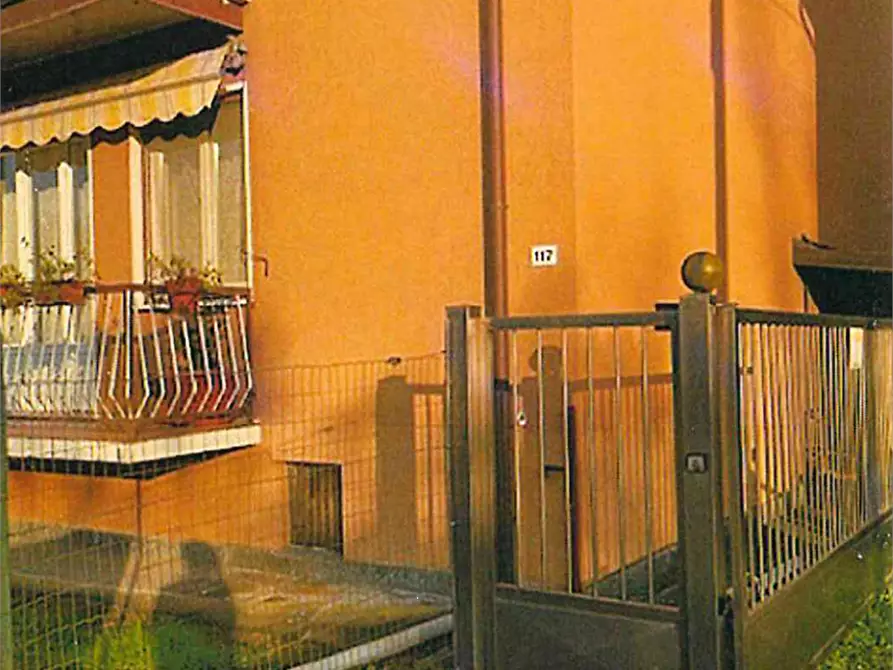 Immagine 7 di Appartamento in vendita  in Via Milano 117 a Angera