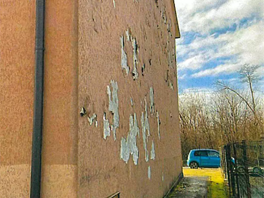 Immagine 13 di Appartamento in vendita  in Via Milano 117 a Angera