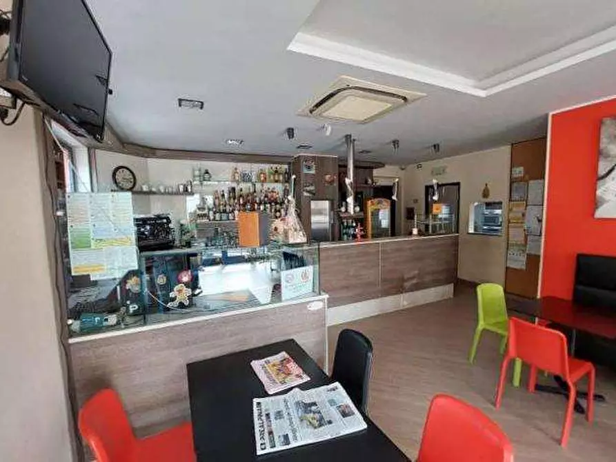 Immagine 5 di Negozio in vendita  in Via Venti Settembre snc a Caravate